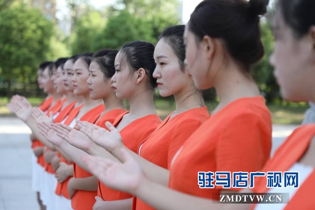 第二十一届“中国农加工洽谈会”政务讲解员集体换装亮相