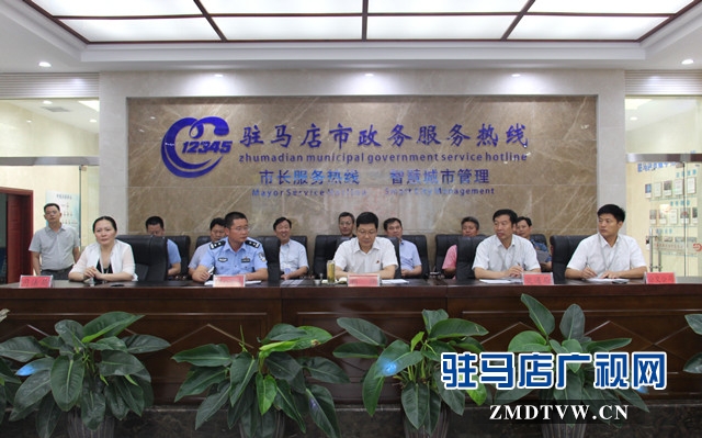 郭渊现场接听市民来电   安全出行成反映热点