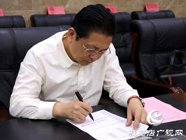 朱是西接听“12345”政务服务热线并现场批示