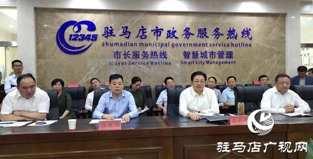 朱是西接听“12345”政务服务热线并现场批示