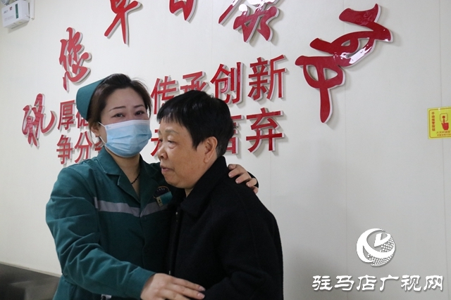 暖心！ 家属为护士送上节日祝福